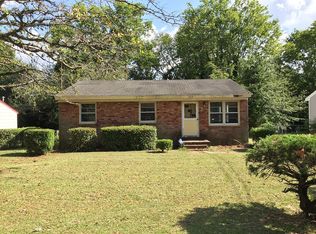 1113 Chesterfield Dr, Fayetteville, NC 28305