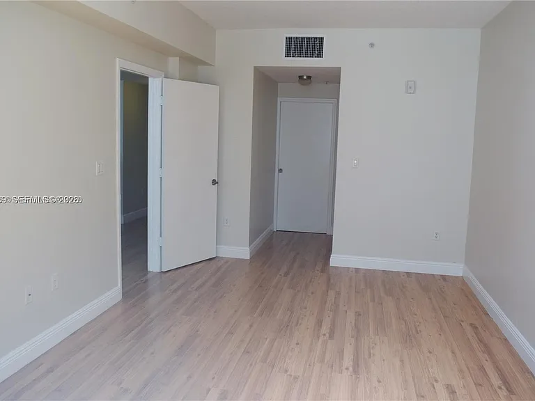 3339 Virginia St #207 — Photo 26