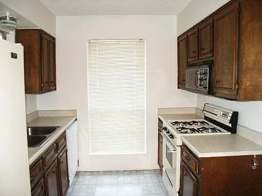 5th image of 4302 HOENEKE DR