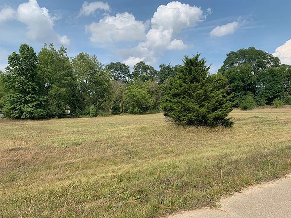 3rd image of 48020 Timber Creek Dr