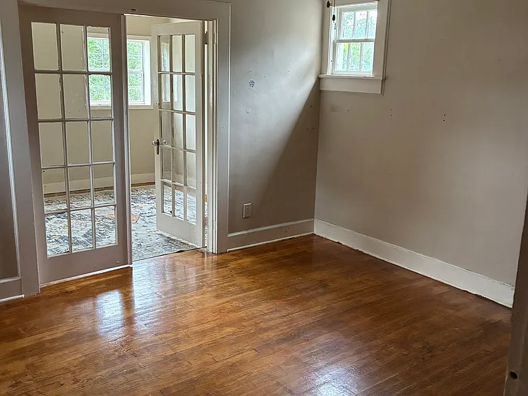 604 S Main St — Photo 4