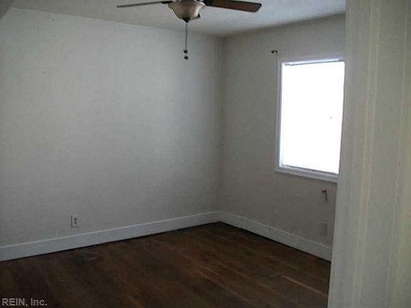 4th image of 9712 11th Bay St #5