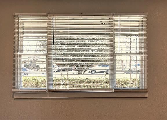 5th image of 608 Odie Dr