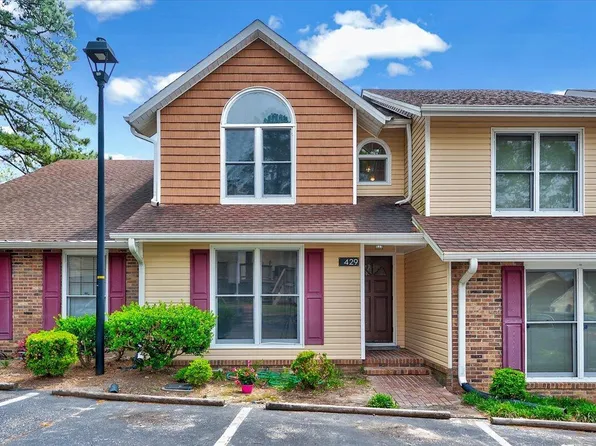 429 Lands End Rd, Fayetteville, NC 28314