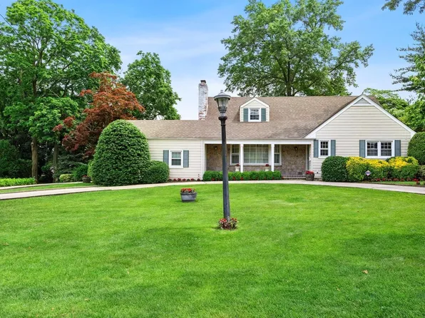 116 3rd Street, Garden City, NY 11530