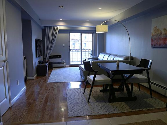 2nd image of 2158 Ocean Ave