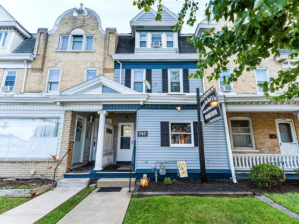 1st image of 742 Linden St