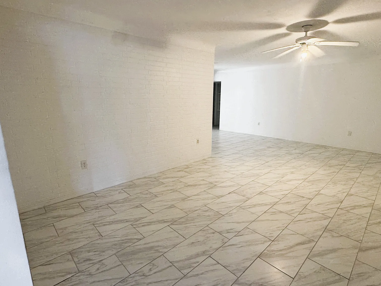 3 bed, 1672 sqft, $2,400 — Photo 2