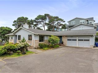 1977 NW Jetty Ave, Lincoln City, OR 97367