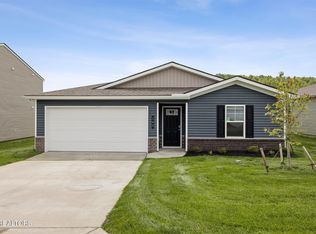 165 S Blissful Meadows Dr, Harriman, TN 37748