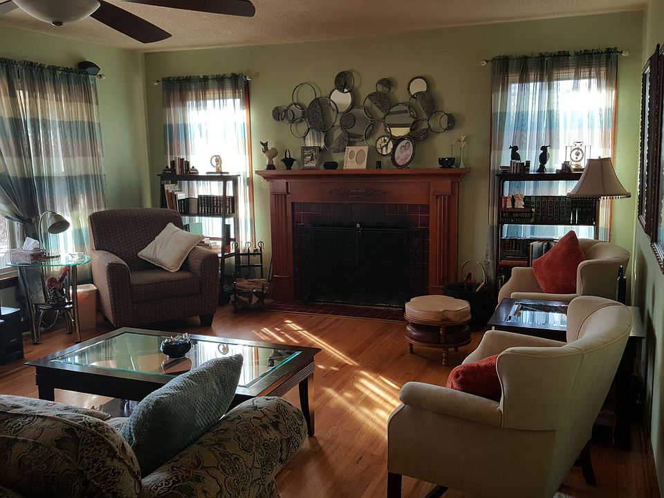 Formal living w/fireplace
