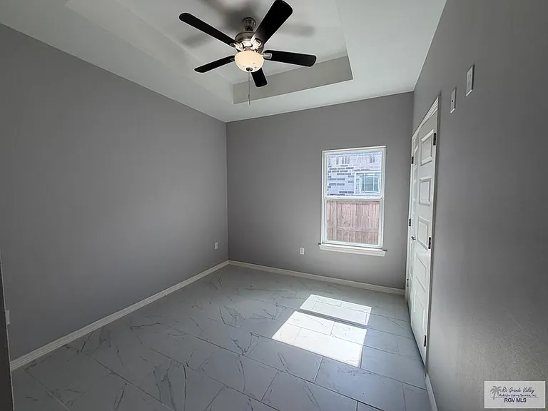 821 W Matz Ave #B — Photo 6