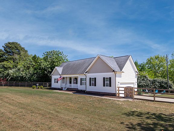 3rd image of 410 Raeford Rd