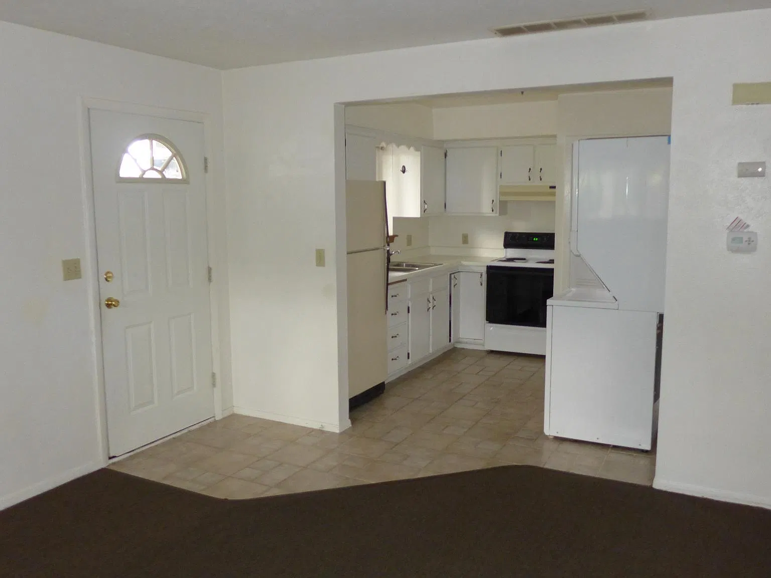2 bed, 600 sqft, $2,100 — Photo 2