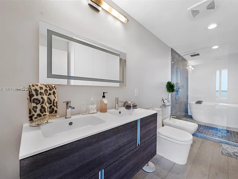888 Biscayne Blvd #3907 — Photo 25