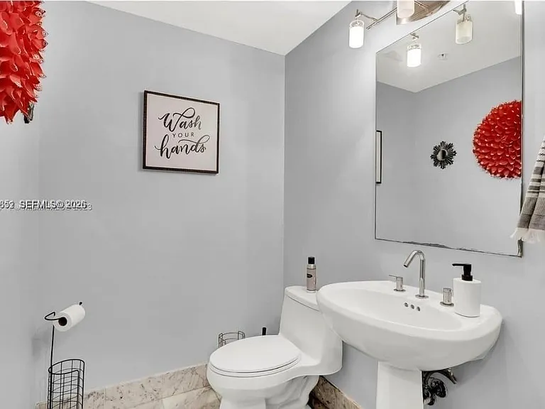 244 NE Biscayne Blvd #440 — Photo 33