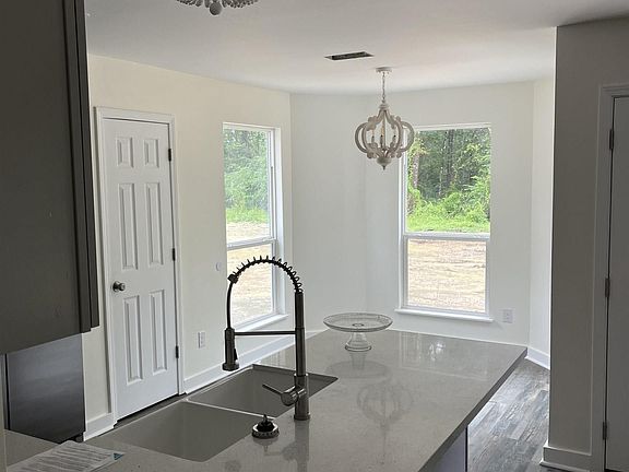 2nd image of 10185 Sunshine Rd