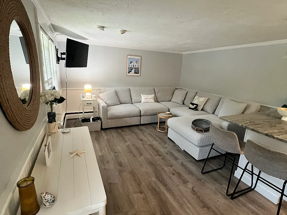 253 Main St #8