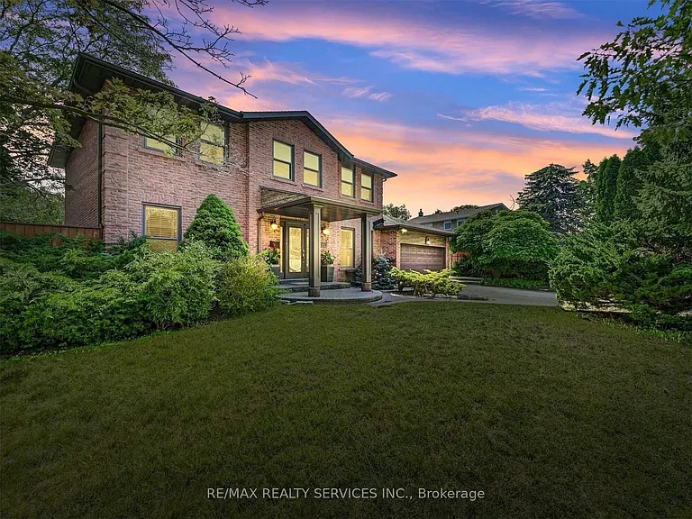 1570 Tipperary Ct — Photo 3