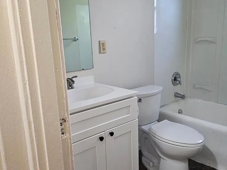 1134 Fairbanks Ave — Photo 8