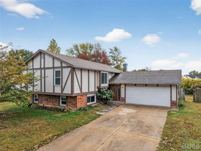 1605 Country Acres Dr, Saint Peters, MO, 63376
