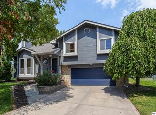 12626 Park Lane Cir, Omaha, NE 68164