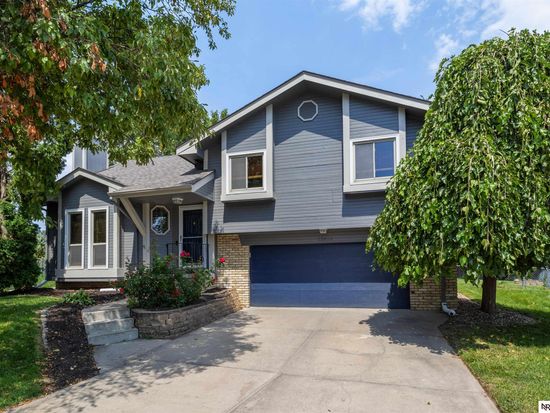 12626 Park Lane Cir, Omaha, NE 68164