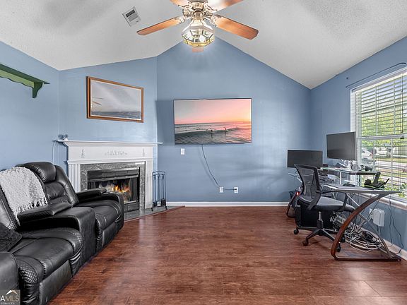 3rd image of 616 Shannon Ridge Dr