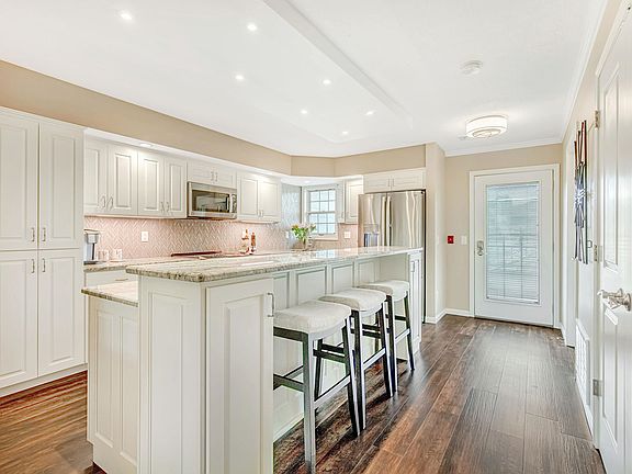 2nd image of 5375 Mariners Cove Dr Unit 113