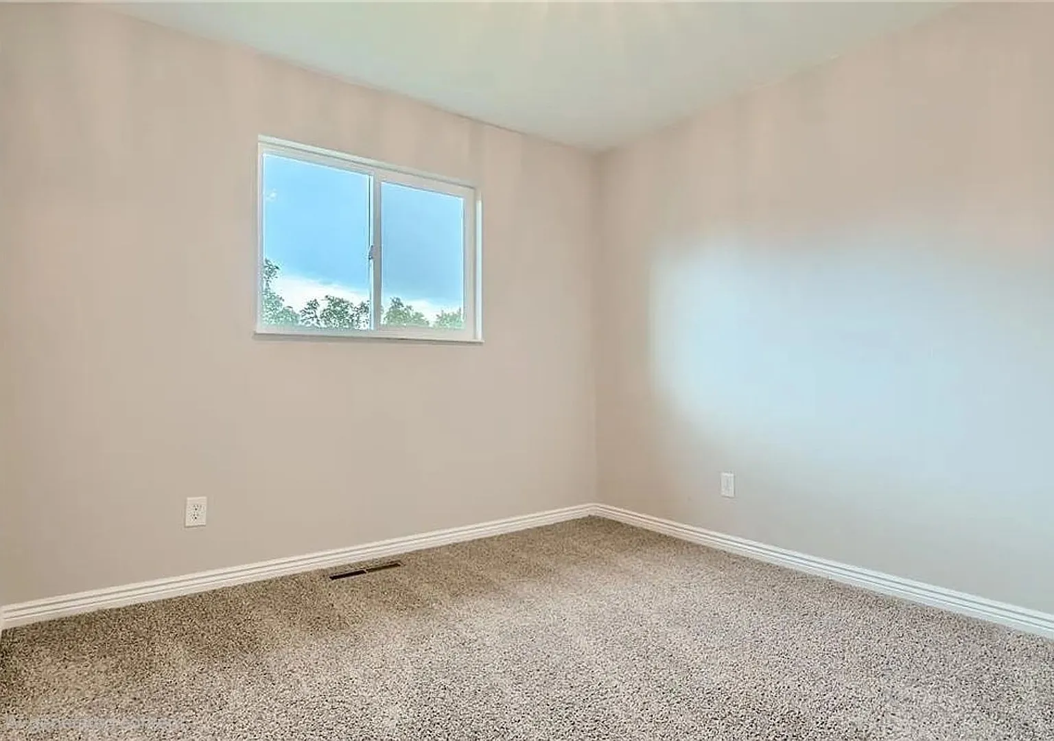 Charming 3BR House in Colorado Springs — Photo 4