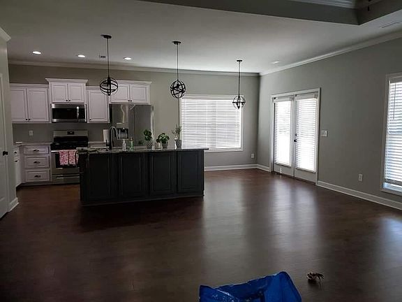 Kitchen / dining area