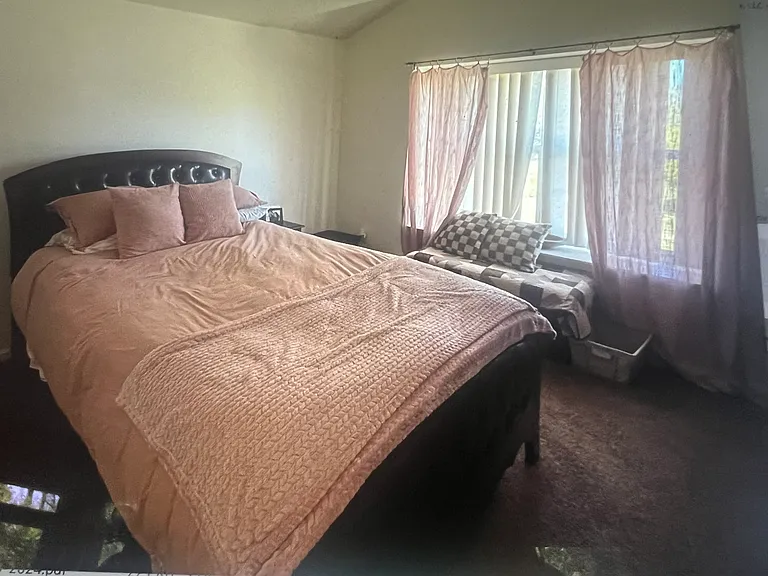 1453 Glenview Dr — Photo 12