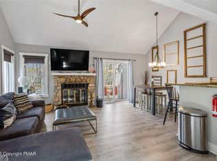 61 Down Hl, Lake Harmony, PA 18624