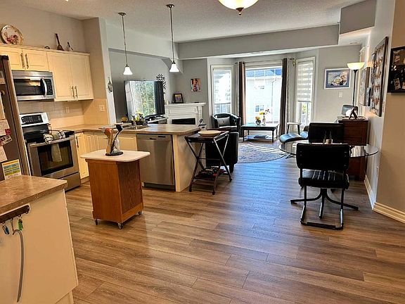 2nd image of 6 SW Michener Blvd #421