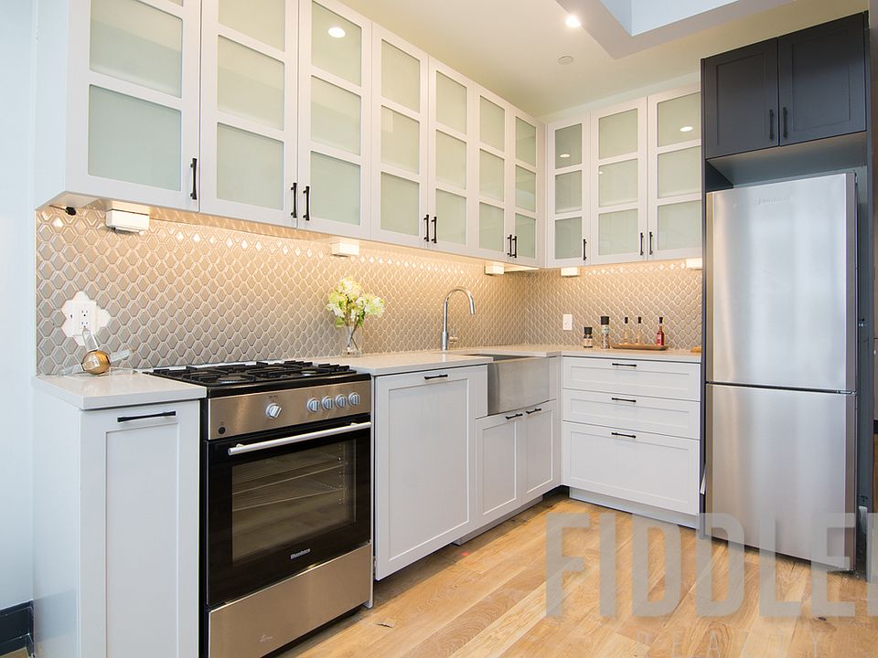 1st image of 10 Montieth St #196