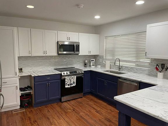 2nd image of 3030 Walton Way