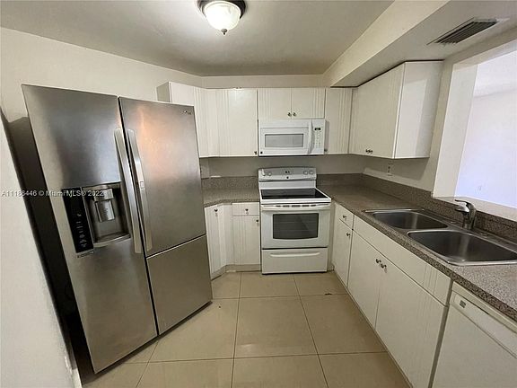 4th image of 9735 Fontainebleau Blvd #G210