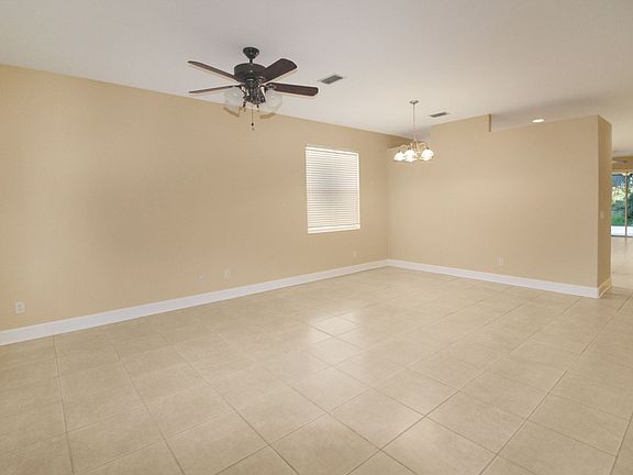 3rd image of 2395 Caraway Dr