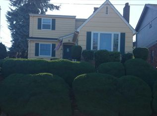 2116 30th Ave W, Seattle, WA 98199