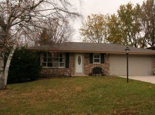 501 Oak Ter, Slinger, WI 53086