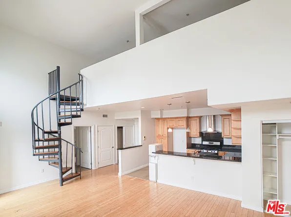 1042 S Kingsley Dr #Penthouse 2, Los Angeles, CA 90006