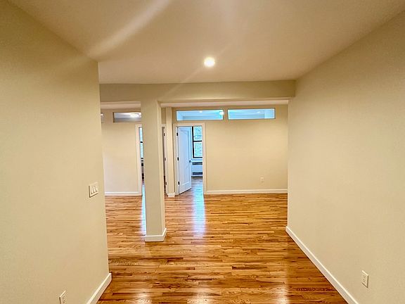 5th image of 4746 40th St APT 6E