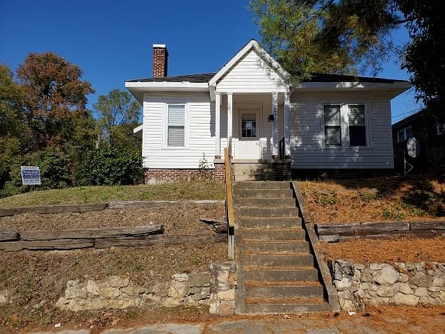 1st image of 301 Burtner St