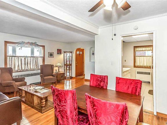 5th image of 211 Brown St