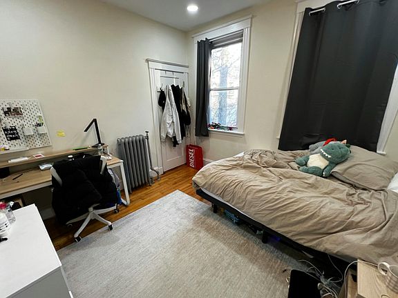 3rd image of 18 Copenger St #2