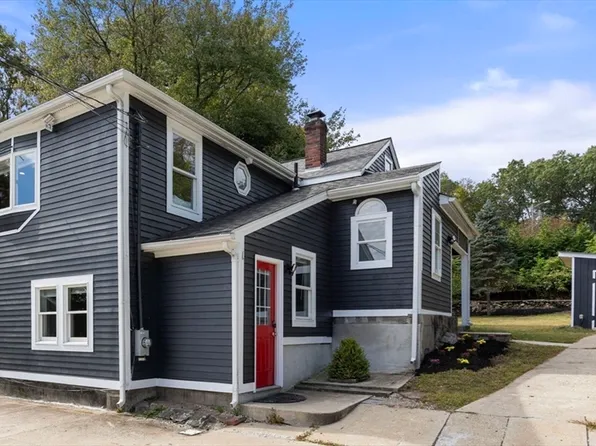211-211A S Main St, Hopedale, MA 01747