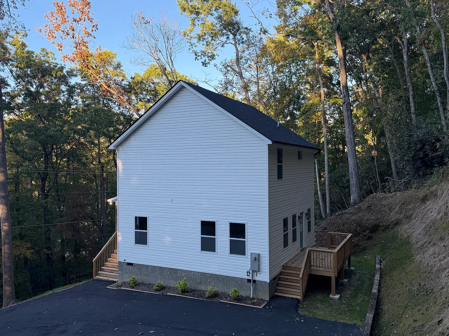 3 bed, 2.5 bath, 1631 sqft, $2,650 — Photo 3