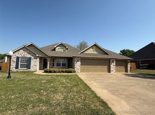 1117 W Dogwood St, Skiatook, OK 74070