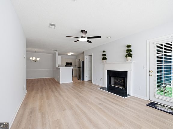 4th image of 812 Vinings Forest Ln SE