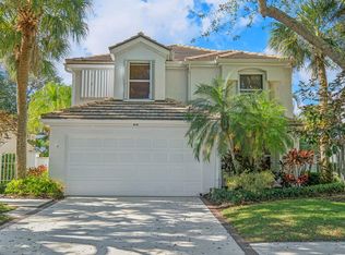 22 Grand Bay Cir, Juno Beach, FL 33408